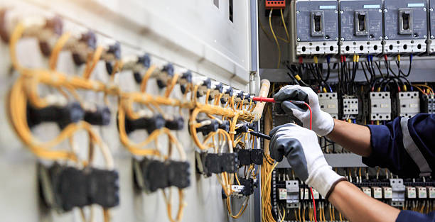 Professional Electrician technician working in Blue Mound, IL